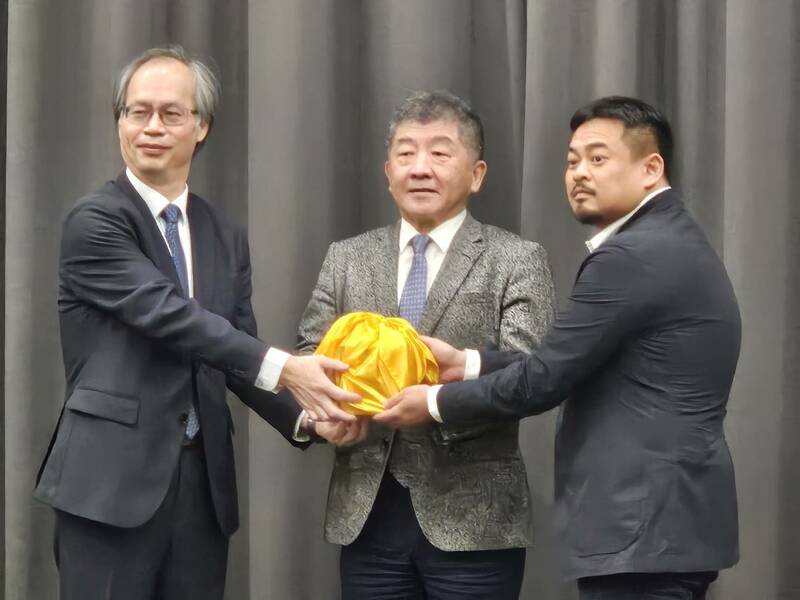洪申翰接任勞動部長 鞠躬致歉、承諾改善