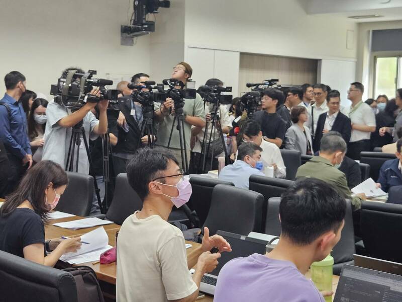 撥補台電千億條件 核三延役、不漲電價