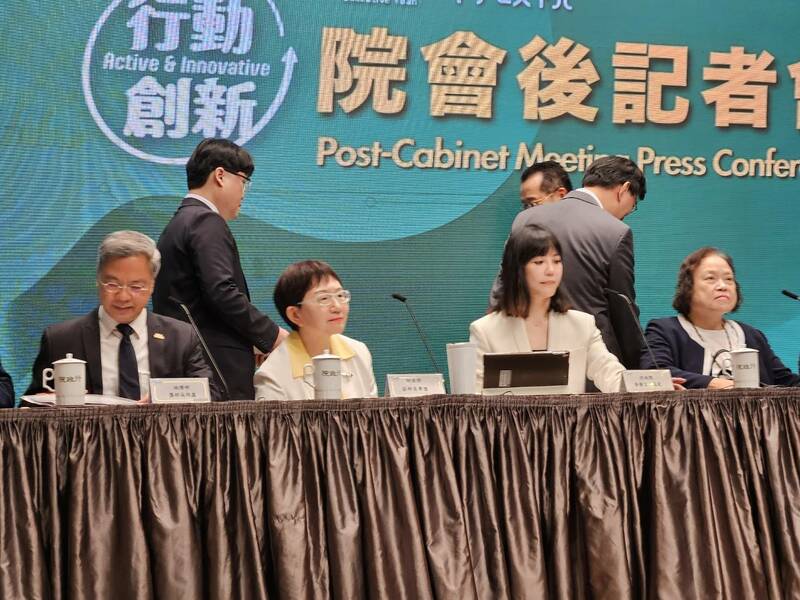特別預算將送立院 10月普發現金一萬