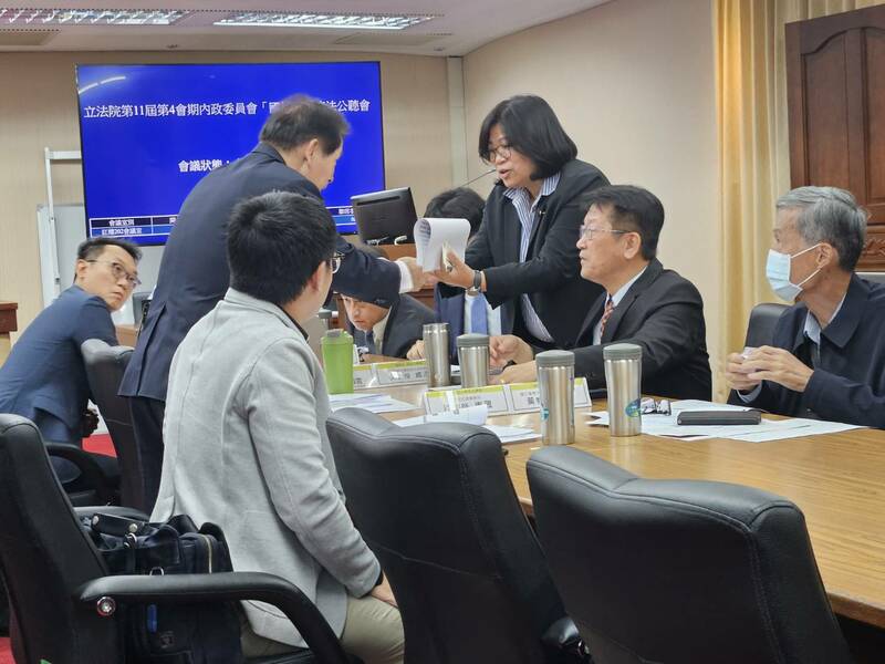 國籍法10年未修 為陸配參政權學者交鋒