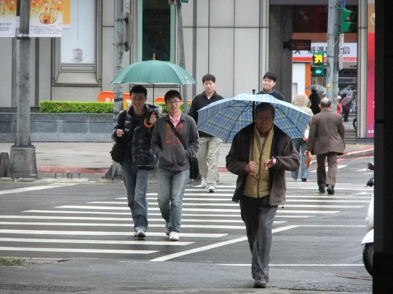 3月1日轉冷涼3天 東北部迎風有雨