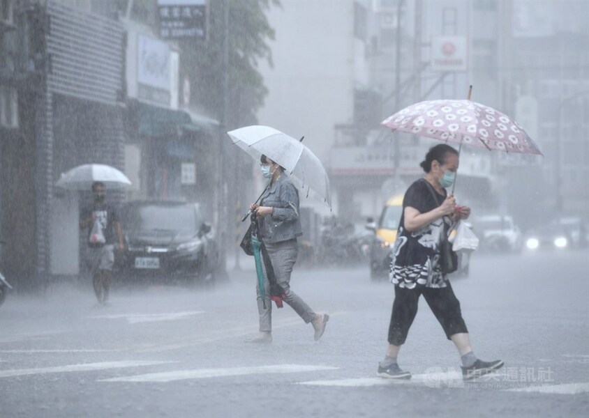 本週鋒面襲全台 氣象局：需嚴防豪雨