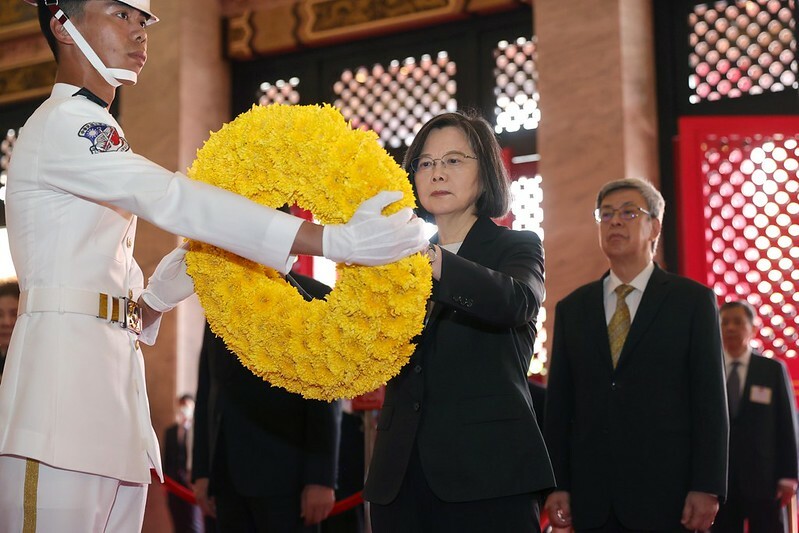 軍人節蔡總統謁陵 藍白都關心軍人