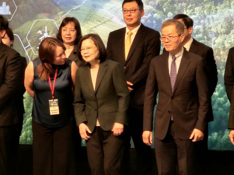 碳費2025年上路 蔡總統：助企業減碳