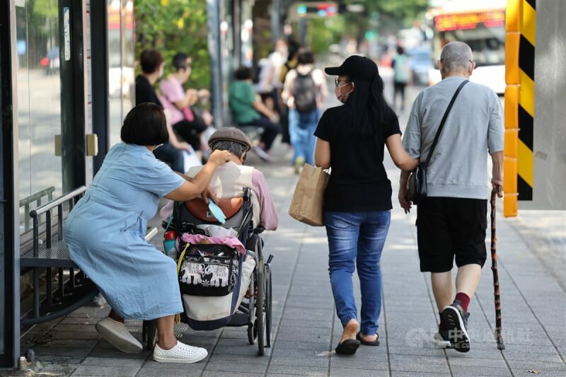 偶像劇辭職照顧父親 專家提醒利用長照