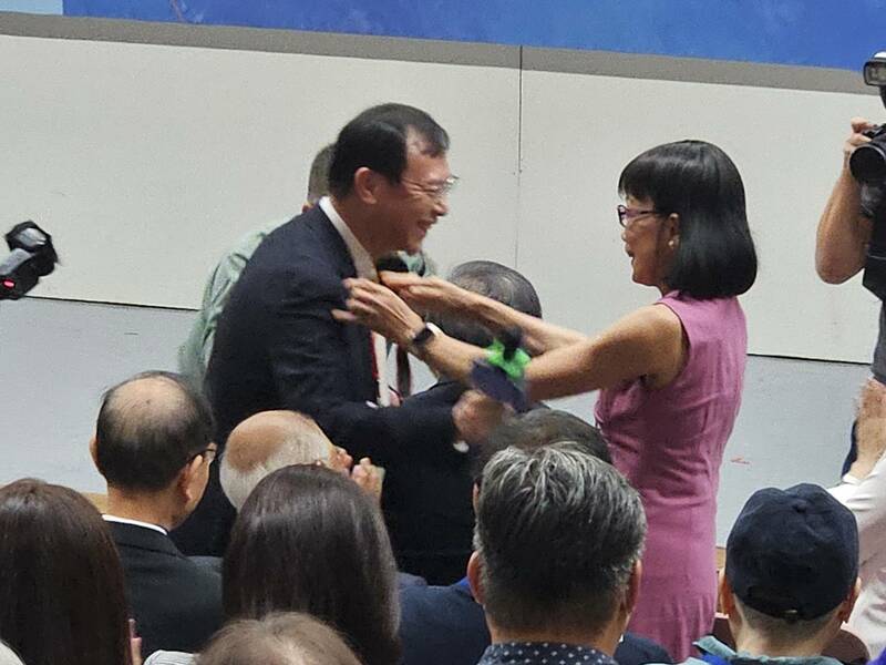 醫師夫婦失智出書 發揮長照光明面