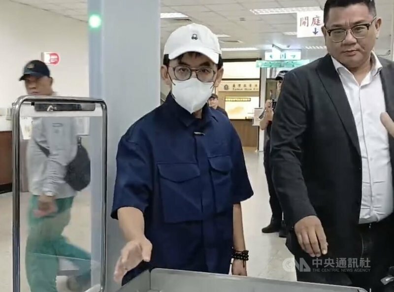 黃子佼藏兒少性影像 二審判1年半、緩刑4年