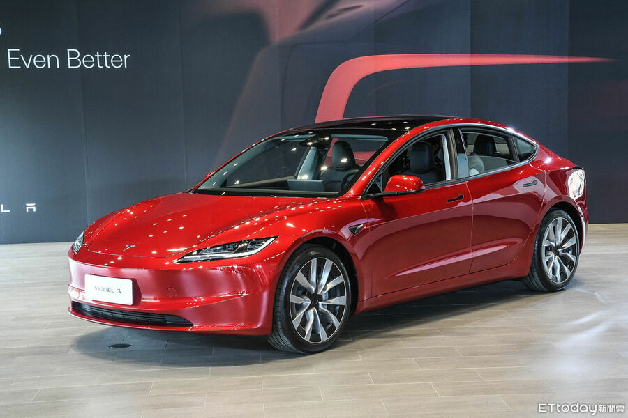 算是台灣國產的納智傑N7電動車,銷售狀況不錯,而特斯拉(右)銷售更好。(網路截圖)