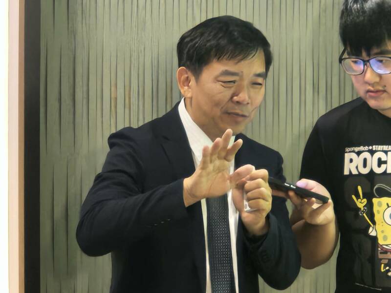 台灣腸道醫學會提醒,便祕已成國人不可忽視的病症,要多吃具膳食纖維的蔬果與全穀類食物。(Photo by 呂翔禾/台灣醒報)