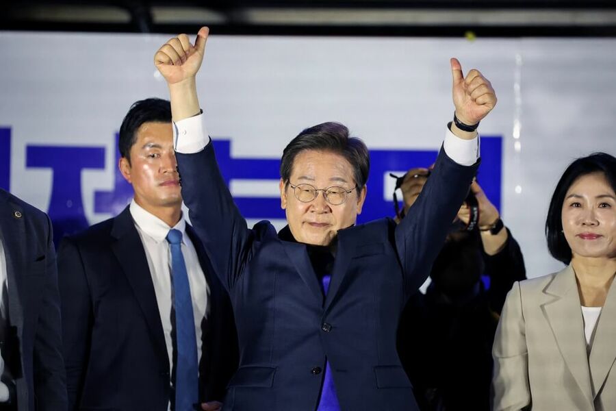 李在明當選南韓新總統後,隨即走馬上任。(中央社)