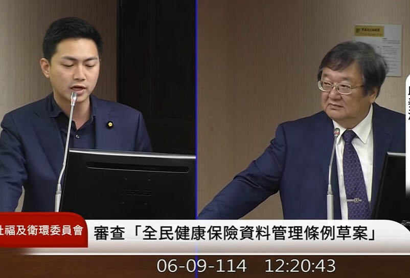 國民黨立委廖偉翔9日詢問明年保費是否會漲?衛福部長邱泰源表示不會。(直播截圖)