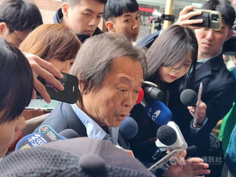 民進黨中常委王世堅針對823罷免投票呼籲,賴清德總統能夠以國家領導人的高度站出來,寧願得罪罷團的好朋友們,也要很清楚的拜託,「為了國家的團結,社會不應該再撕裂,請罷團這幾個案的領銜人,是不是能夠撤回這個案子」。(中央社)