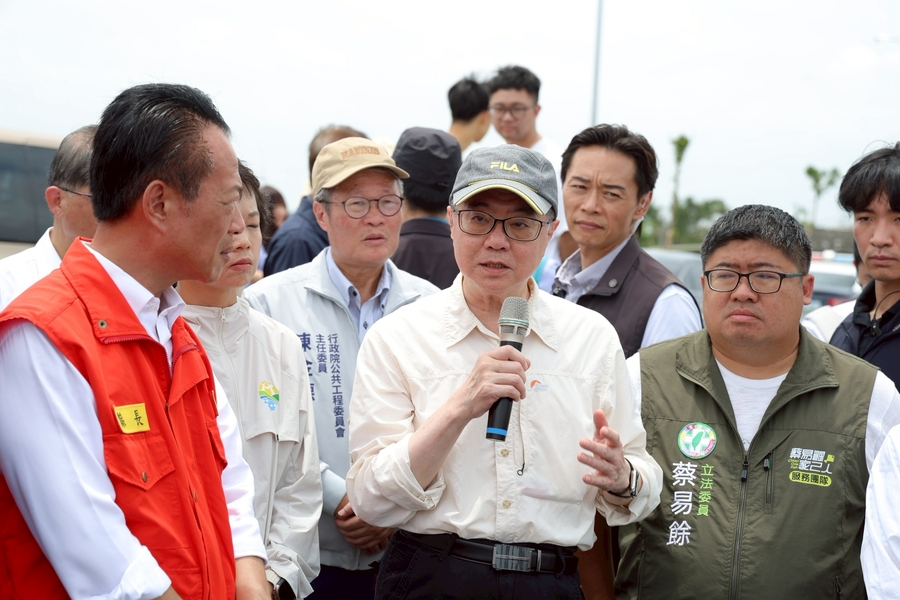 行政院長卓榮泰31日宣布,將對特別條例提出釋憲與修正案。(行政院提供)