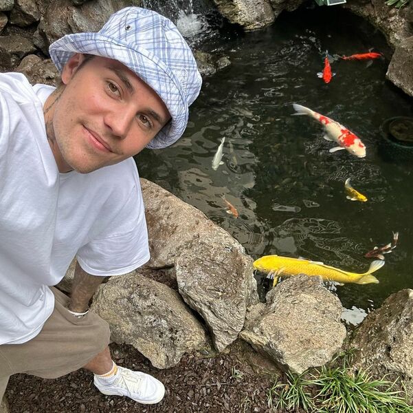 小賈斯汀患有罕見疾病,而耶穌的愛讓他感受到寬恕,(Photo from Justin Bieber FB)