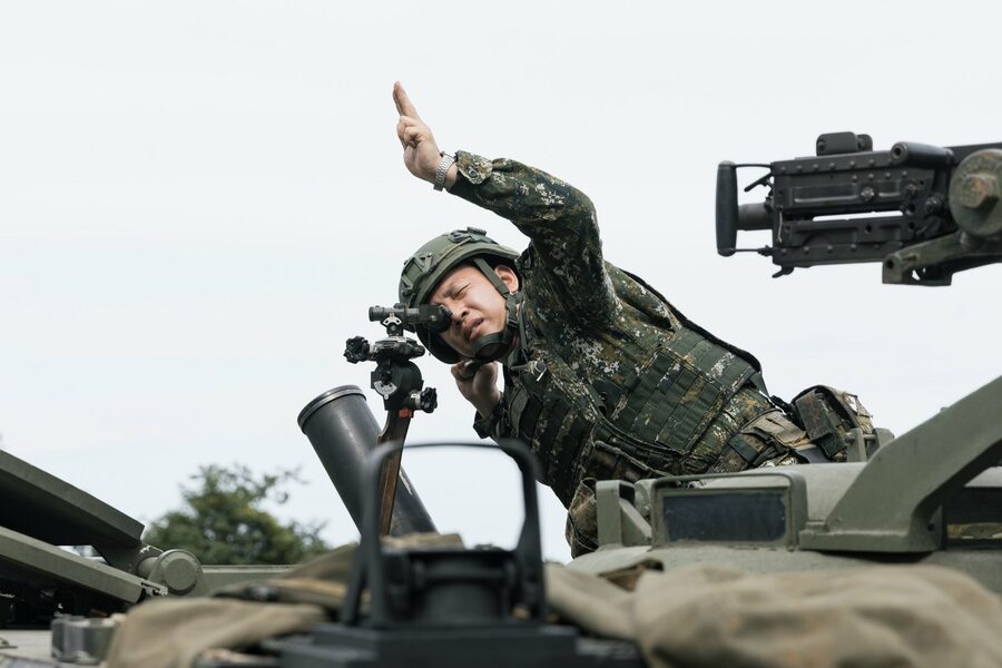 軍人節各方政治領袖都發文致敬國軍,並提出歷史論述與政策主張。(Photo from 國防部發言人)