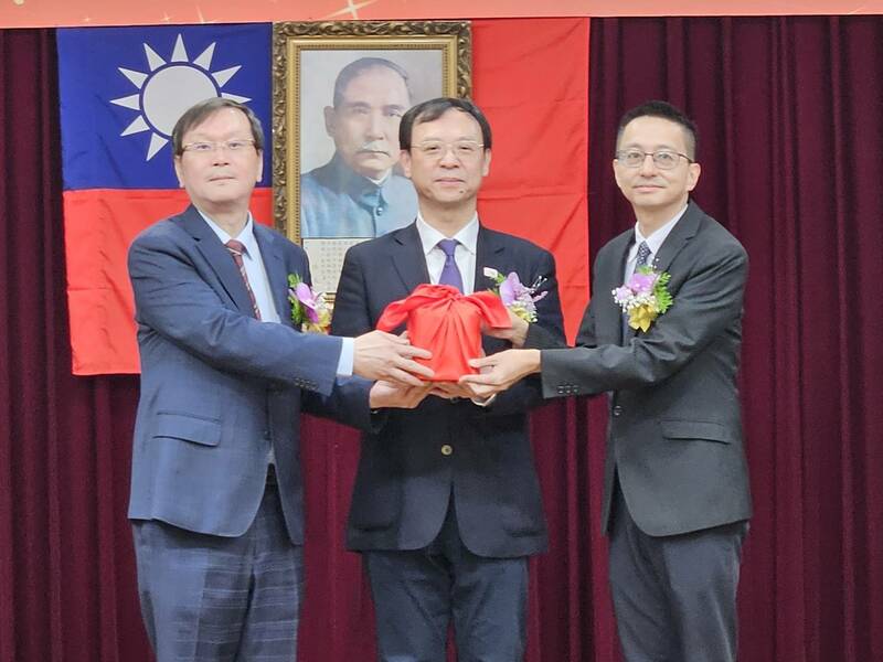 疾管署9日舉行署長交接典禮,現場氣氛相當輕鬆。(Photo by 呂翔禾/台灣醒報)