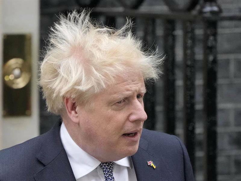 身為領導人,英國前首相強生常常是一頭亂髮。(網路截圖)