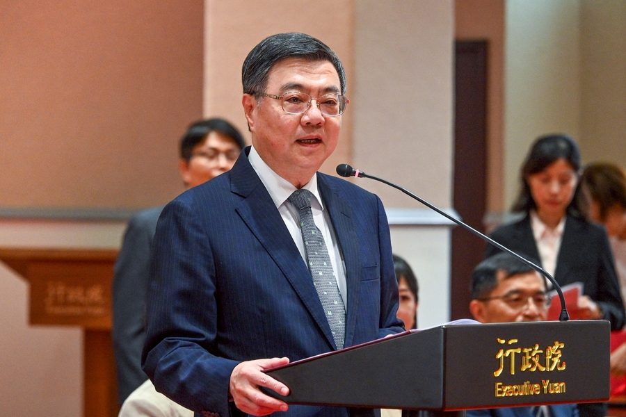 行政院長卓榮泰21日表示,若國民黨新主席鄭麗文能與習近平對等、不侵犯主權與確保民主的見面,政府樂觀其成。(行政院提供)