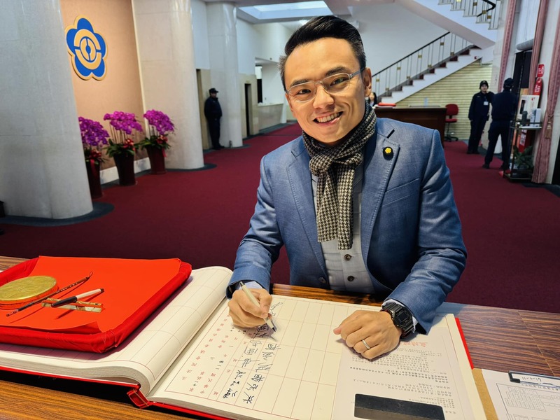 國民黨立委洪孟楷21日質詢行政院長卓榮泰時,疾呼政府應推動鞭刑遏止詐騙。(洪孟楷辦公室提供)