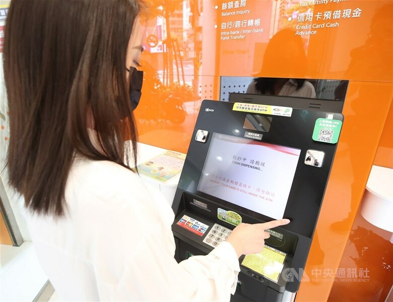 立法院經過1周整理後,將普發現金的特別預算送到行政院與總統府。(中央社示意圖)