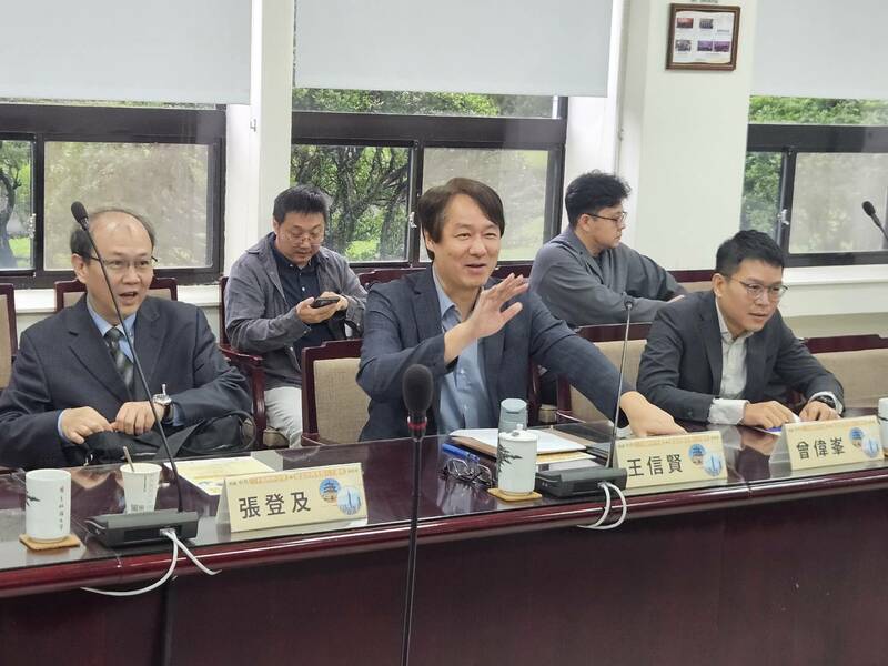 政大國關中心27日的研討會上,學者認為中國十五五更強調自主研發、制定規則,更不怕與美國對抗。(Photo by 呂翔禾/台灣醒報)
